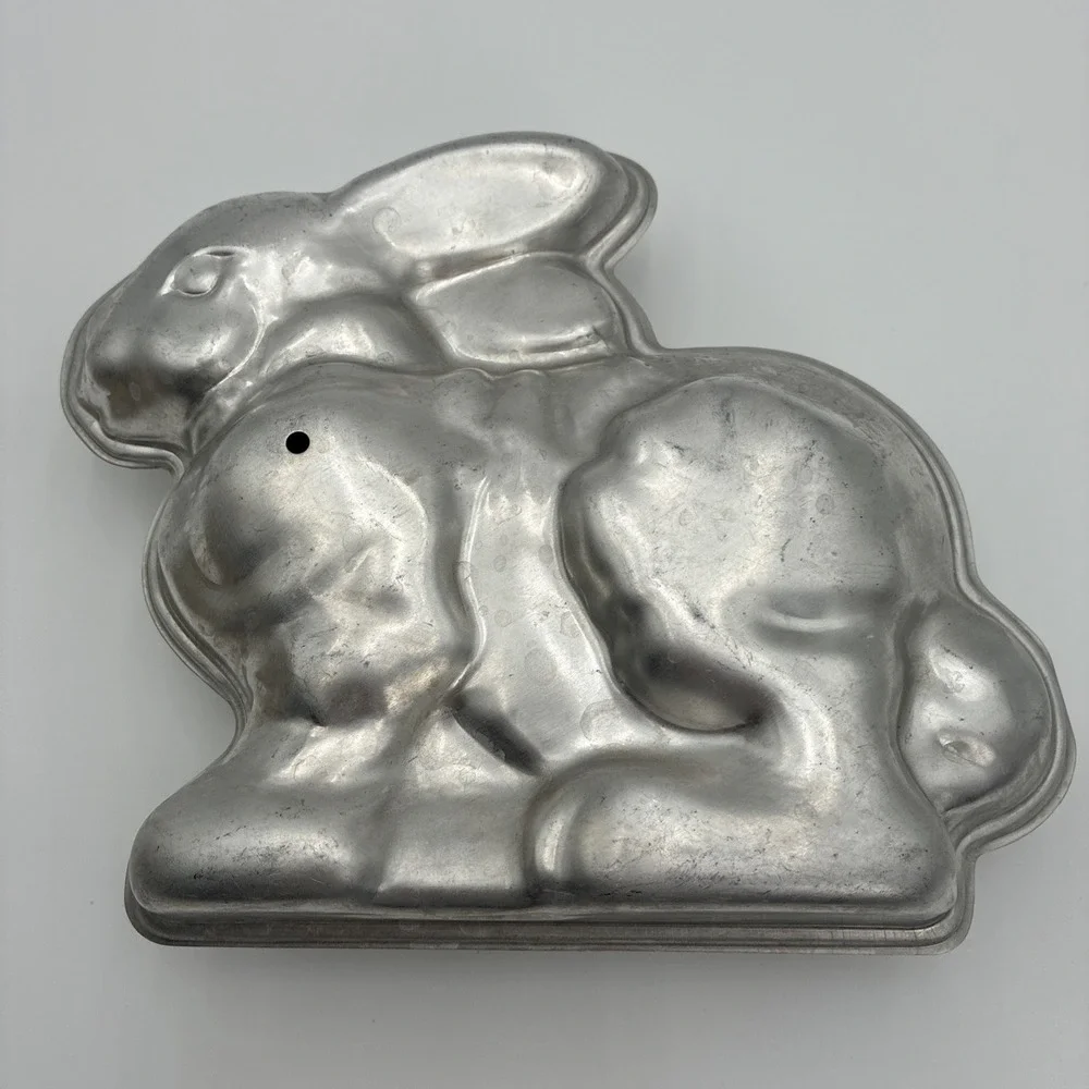Vintage Aluminum Standing Bunny Rabbit Cake Mold 3D Easter Two Piece Pan 10 Inch
